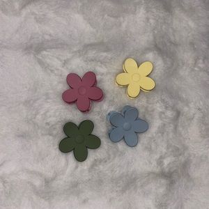 4 Flower Claw Clips